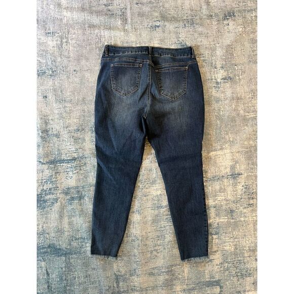 One 5 One Cross Stitch Embroidered Floral Distressed Cropped Jeans Size 14 - Picture 3 of 9